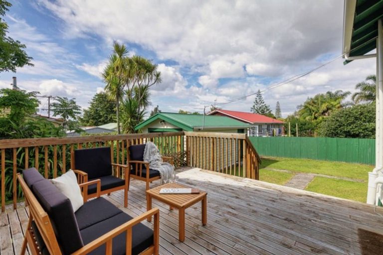 Photo of property in 22 Rimu Street, New Lynn, Auckland, 0600