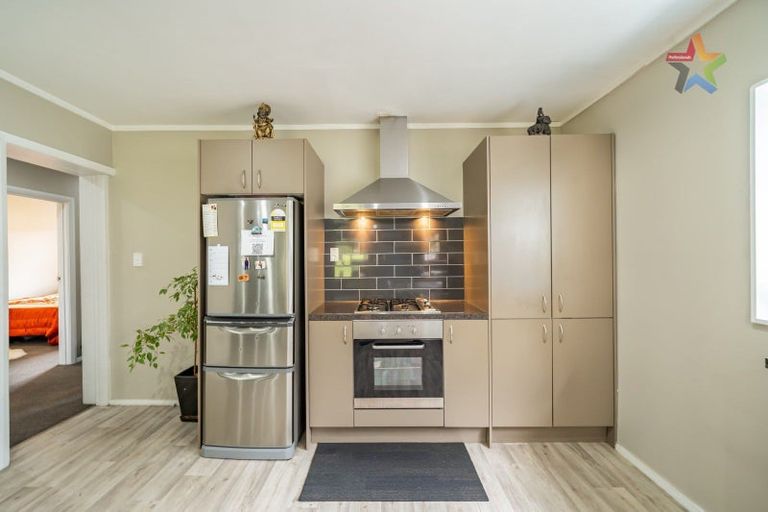 Photo of property in 131 Wainuiomata Road, Wainuiomata, Lower Hutt, 5014