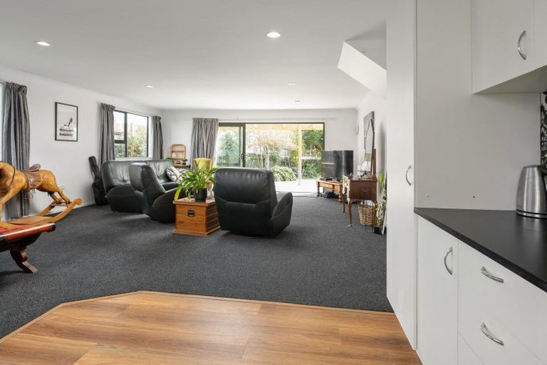 Photo of property in 43 Holdaway Street, Riversdale, Blenheim, 7201