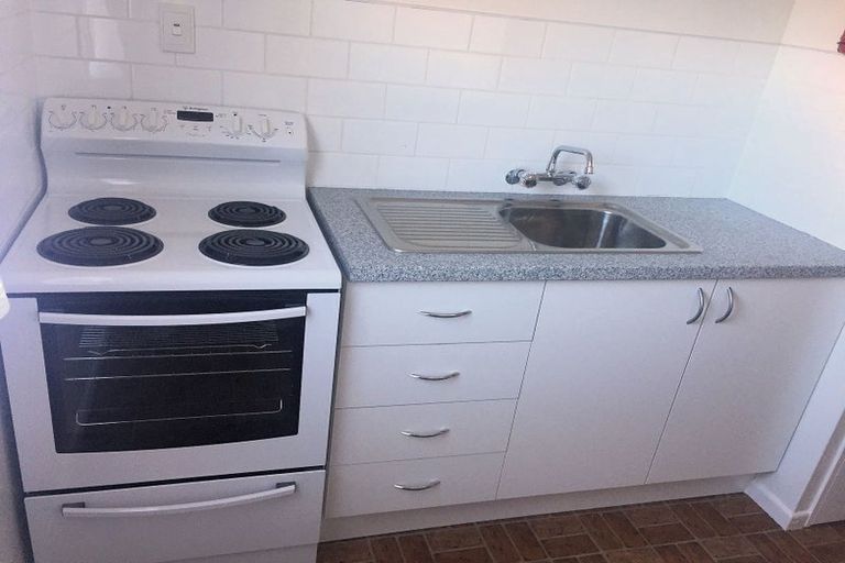 Photo of property in 65 Freyberg Street, Lyall Bay, Wellington, 6022