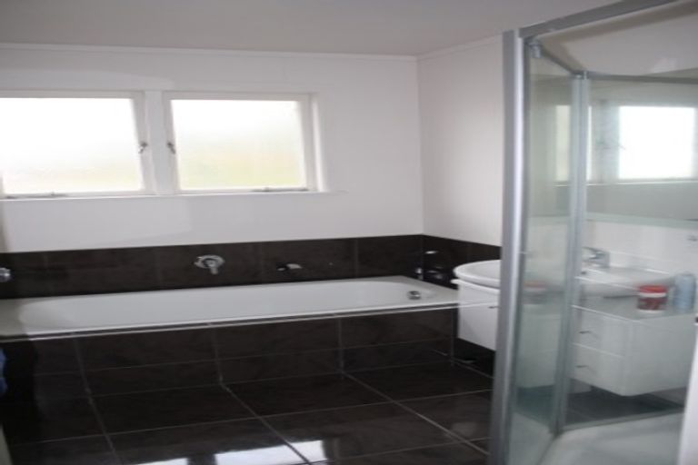 Photo of property in 15 Gills Avenue, Papakura, 2110