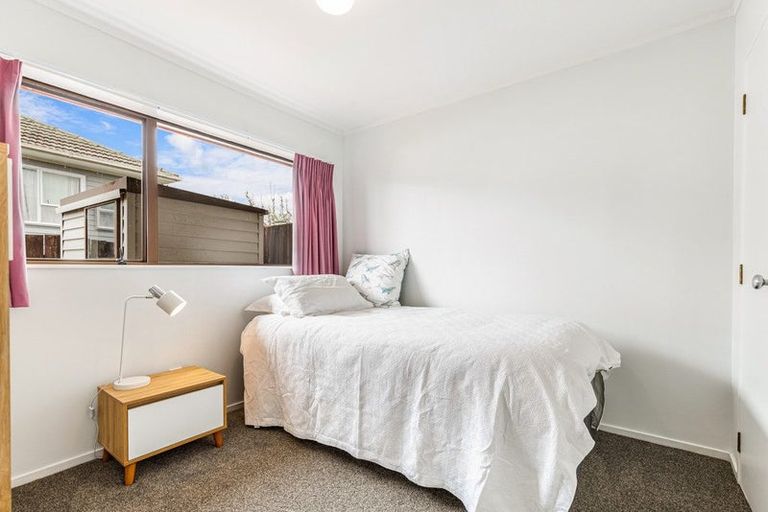 Photo of property in 1/60 Nikau Street, New Lynn, Auckland, 0600