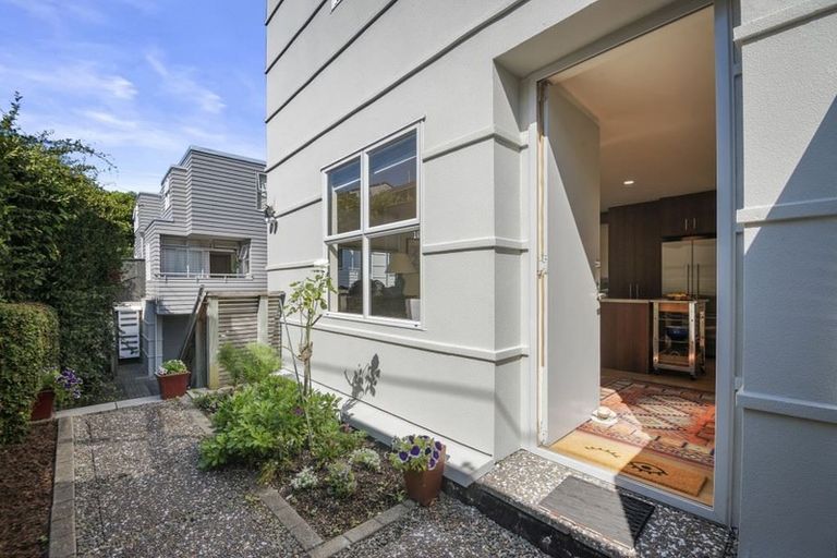 Photo of property in Habitat Apartments, 10/31 Byron Avenue, Takapuna, Auckland, 0622
