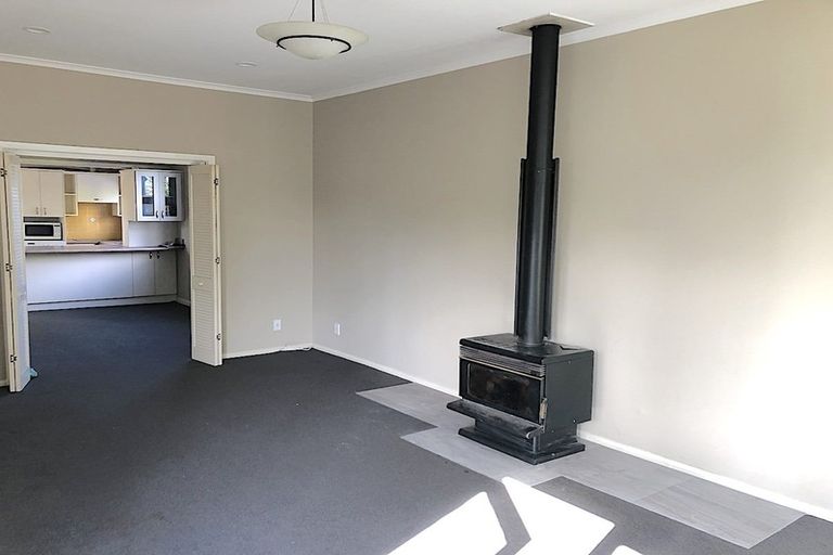 Photo of property in 10 Avonhead Road, Avonhead, Christchurch, 8042