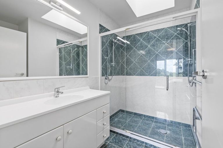 Photo of property in 248 Kauri View Road, Opaheke, Papakura, 2584