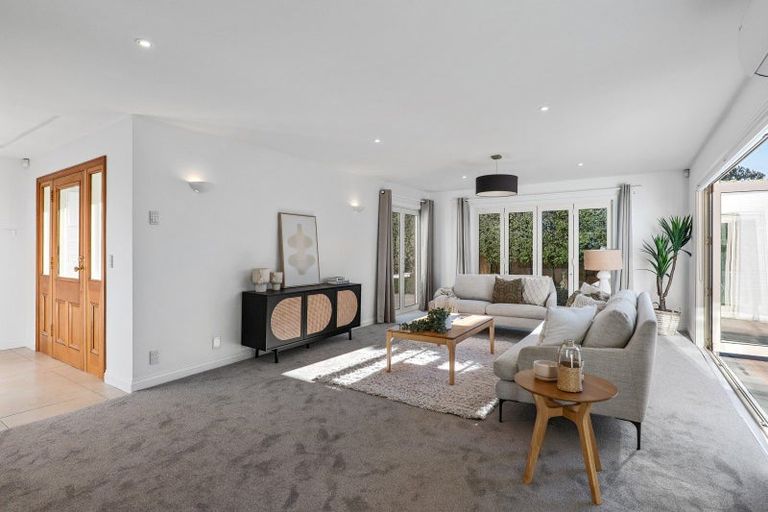 Photo of property in 32 Wai-iti Terrace, Burnside, Christchurch, 8052