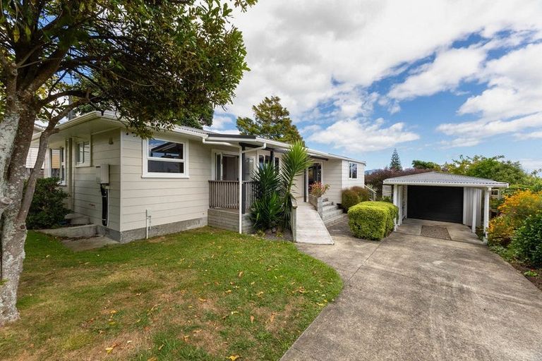 Photo of property in 40 Seddon Street, Waikanae, 5036