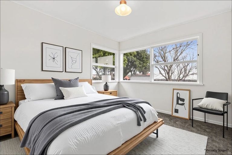 Photo of property in 19 Plumley Crescent, Mangere, Auckland, 2022