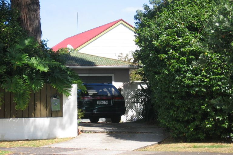 Photo of property in 28 Queen Mary Avenue, New Lynn, Auckland, 0600