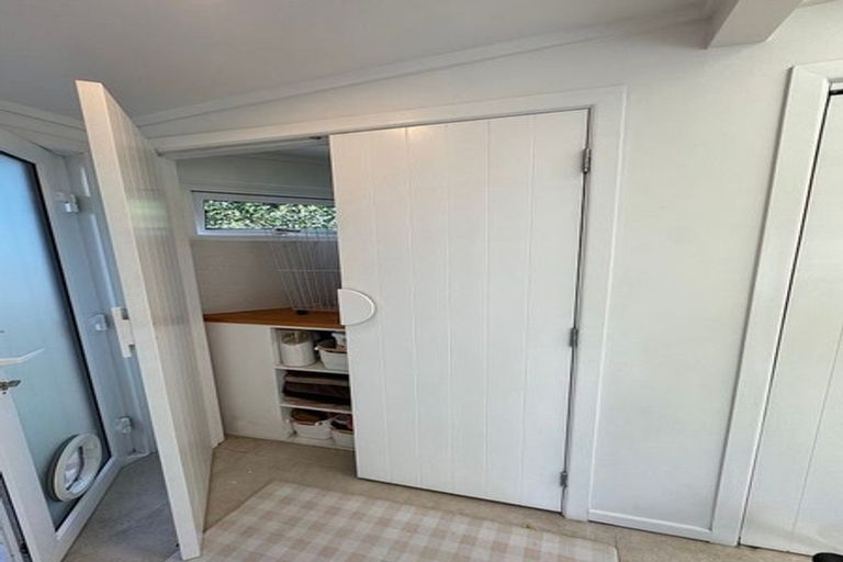 Photo of property in 55 Sunset Road, Totara Vale, Auckland, 0632