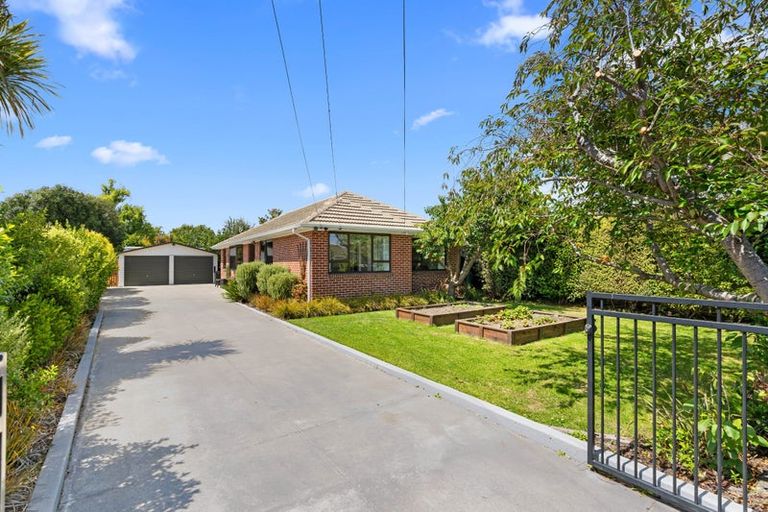 Photo of property in 17 Liverton Crescent, Bishopdale, Christchurch, 8053