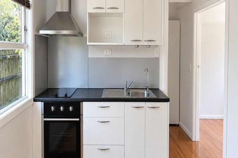 Photo of property in 6 Foster Crescent, Snells Beach, 0920