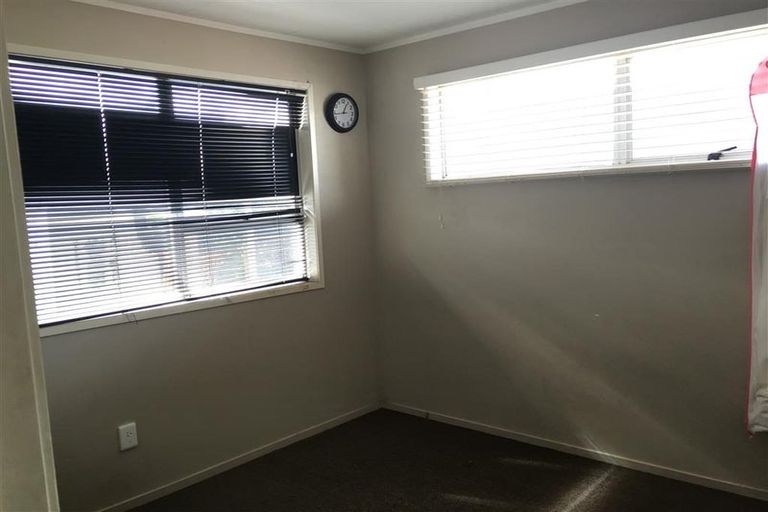 Photo of property in 60 Sharland Avenue, Manurewa, Auckland, 2102