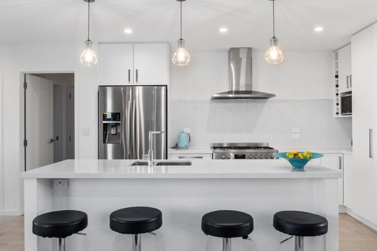 Photo of property in 77 Te Kio Crescent, Papamoa Beach, Papamoa, 3118