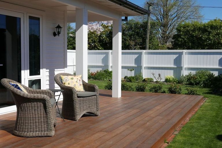 Photo of property in 114 Paparoa Street, Papanui, Christchurch, 8053