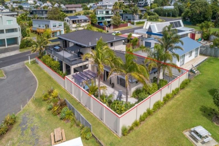 Photo of property in 221 Onemana Drive, Onemana, Whangamata, 3691