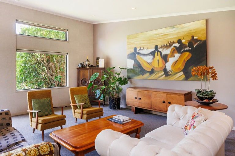 Photo of property in 291 Napier Road, Kelvin Grove, Palmerston North, 4470