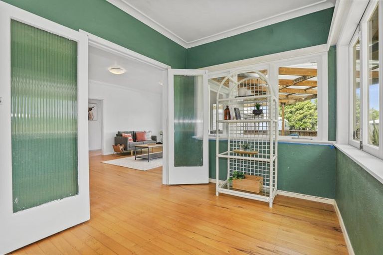 Photo of property in 3 Mountain Road, Western Heights, Rotorua, 3015