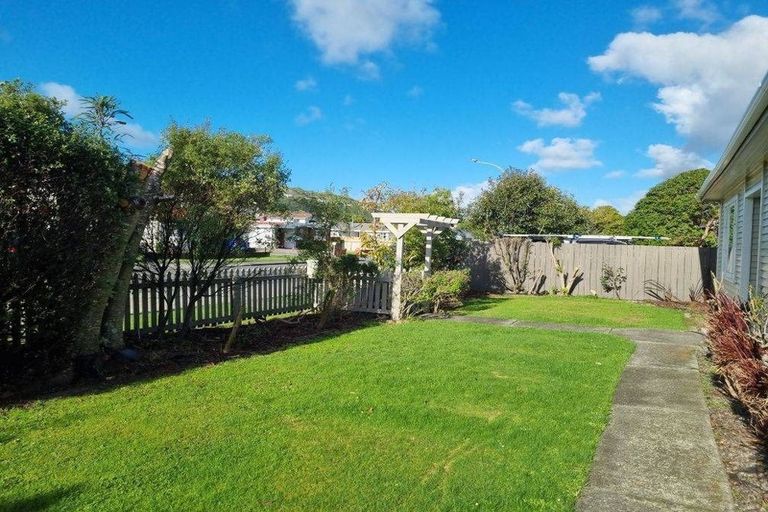 Photo of property in 39 Beauchamp Street, Tawa, Wellington, 5028