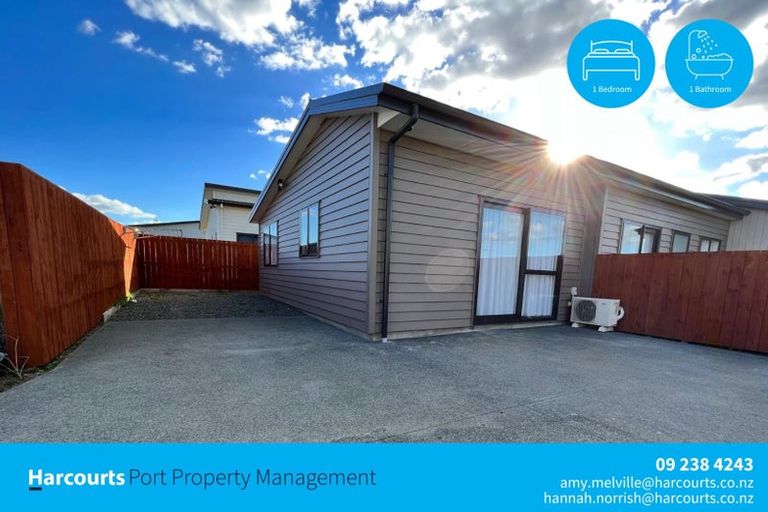 Photo of property in 5 Poutawa Lane, Clarks Beach, 2122