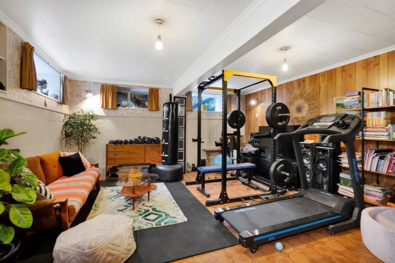 Photo of property in 17d Manu Crescent, Upper Vogeltown, New Plymouth, 4310