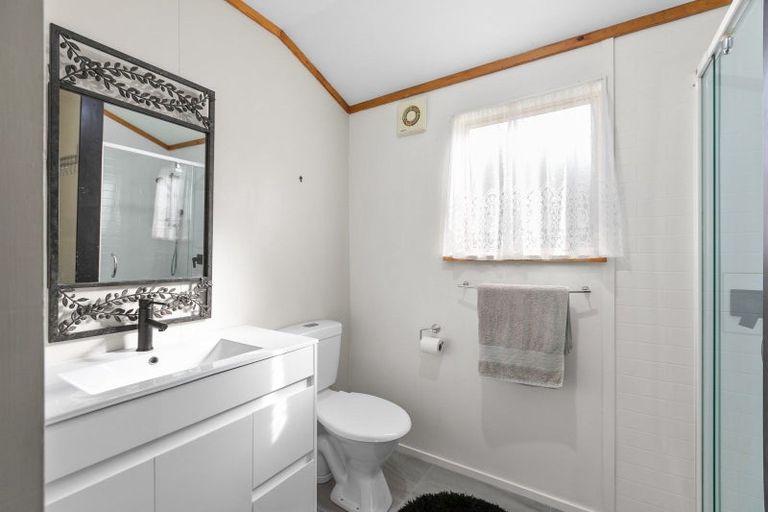 Photo of property in 24 Blake Street, Porangahau, 4293