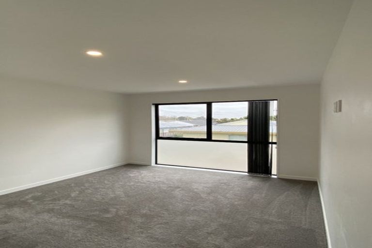 Photo of property in 9d Pukeroa Place, Papakura, 2110