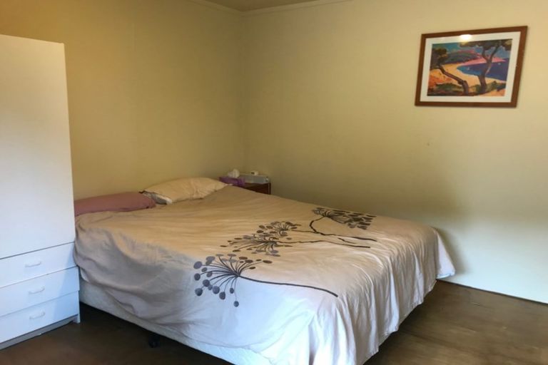 Photo of property in 91 Glenesk Road, Piha, New Lynn, 0772