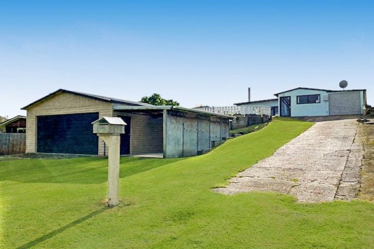 Photo of property in 15 Mack Street, Foxton Beach, Foxton, 4815