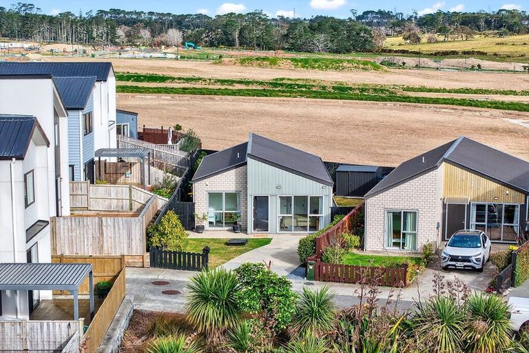 Photo of property in 4 Berba Lane, Westgate, Auckland, 0814