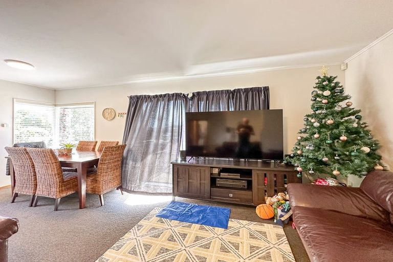 Photo of property in 1/1 Nigel Road, Browns Bay, Auckland, 0630