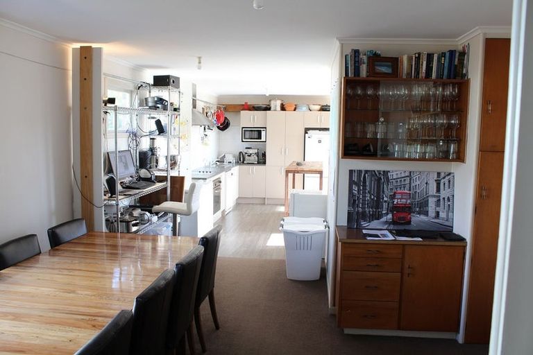 Photo of property in 3a Deuxberry Avenue, Northcote, Auckland, 0627