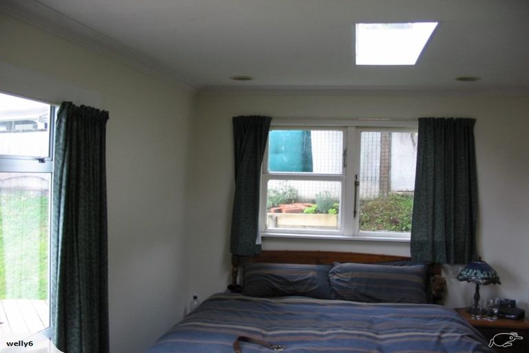 Photo of property in 10 Taka Grove, Normandale, Lower Hutt, 5010