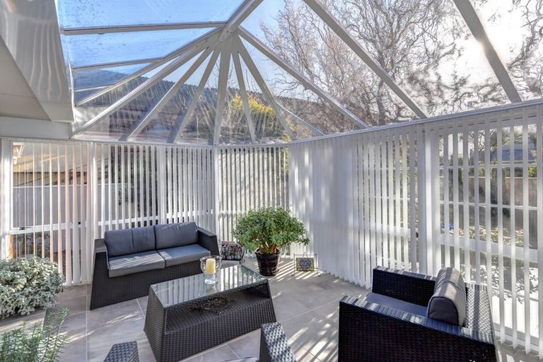 Photo of property in 8 Cornwall Street, Vauxhall, Dunedin, 9013