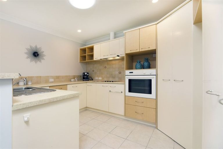 Photo of property in 15 Hillwell Drive, Henderson, Auckland, 0612