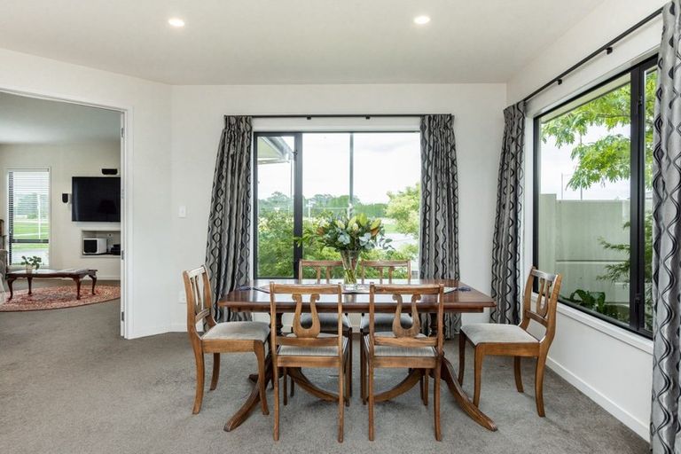 Photo of property in 10 Orotu Drive, Poraiti, Napier, 4112