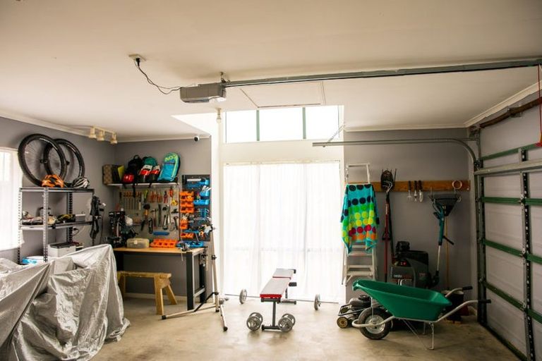 Photo of property in 11 Linicro Place, Wattle Downs, Auckland, 2103