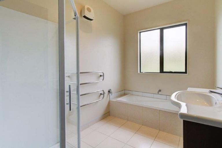 Photo of property in 2 Stonebrook Drive, Wanaka, 9305