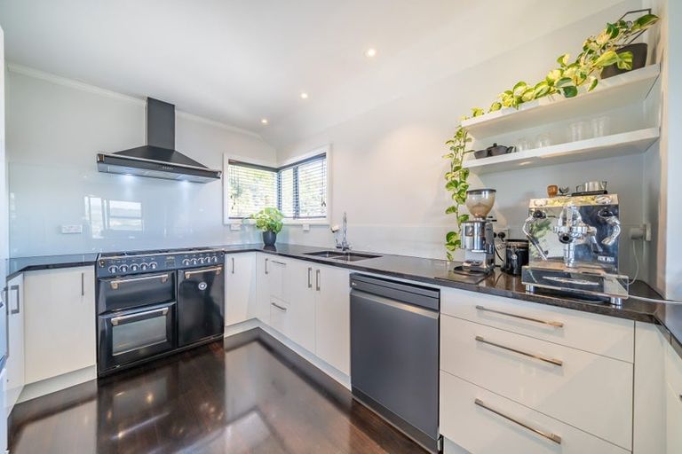 Photo of property in 11 Chastudon Place, Tawa, Wellington, 5028