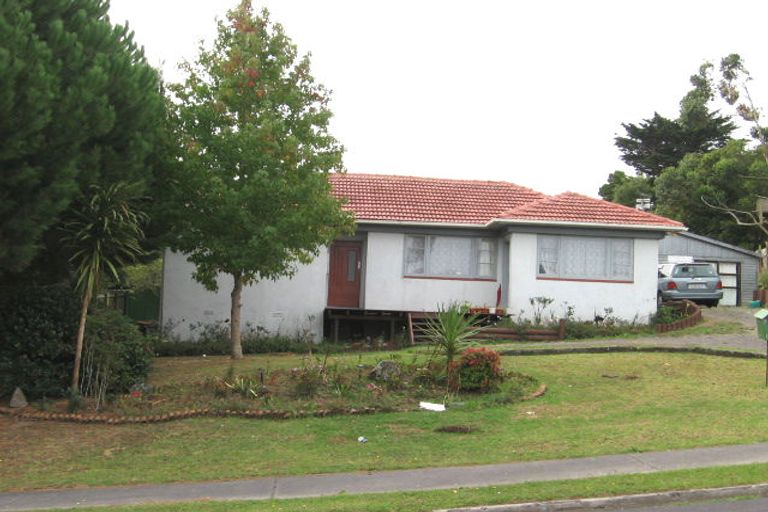 Photo of property in 4 Cyril Crescent, West Harbour, Auckland, 0618