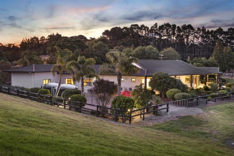 Photo of property in 1304 Old North Road, Helensville, 0875