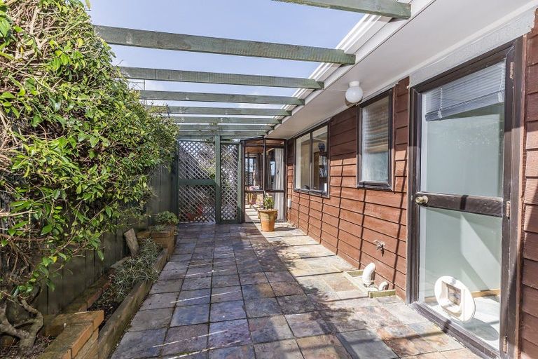 Photo of property in 31 Gurkha Crescent, Khandallah, Wellington, 6035