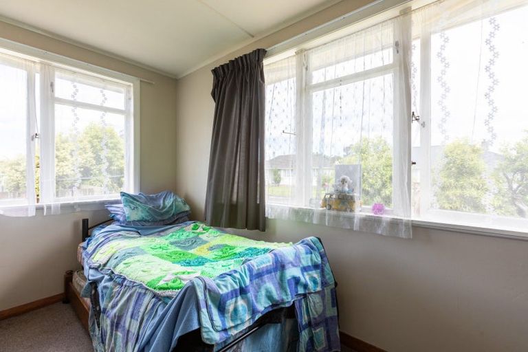 Photo of property in 1 Robertshawe Crescent, Dannevirke, 4930