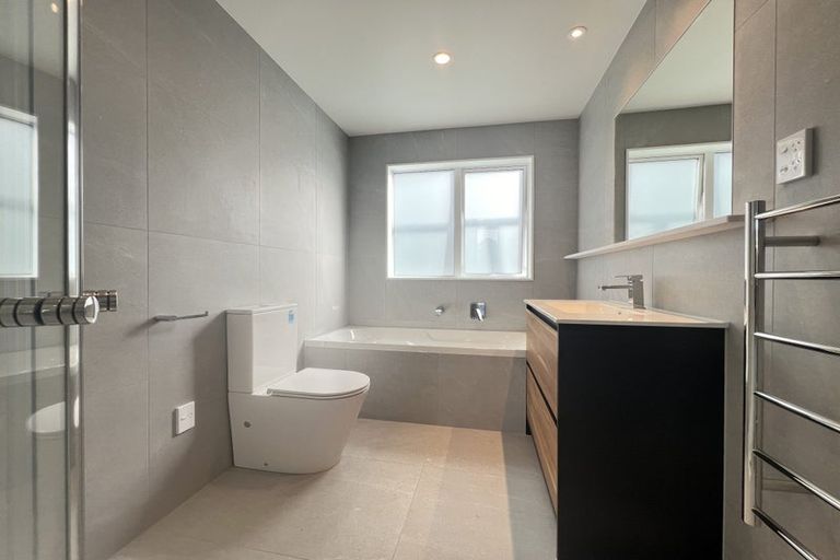 Photo of property in 319d East Coast Road, Mairangi Bay, Auckland, 0630