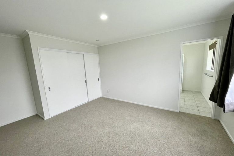 Photo of property in 30 Pitt Avenue, Clendon Park, Auckland, 2103