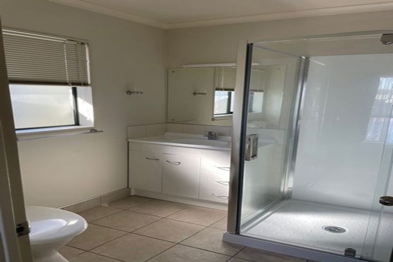 Photo of property in 2 Norm Pellow Drive, Manurewa, Auckland, 2105