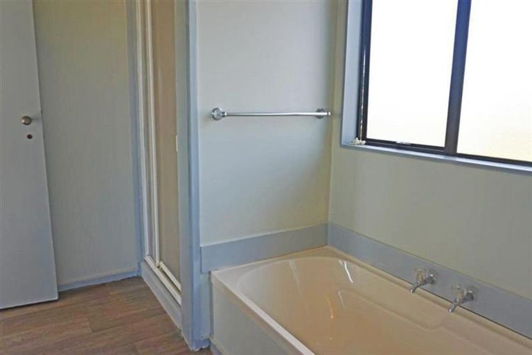 Photo of property in 3 Justamere Place, Weymouth, Auckland, 2103