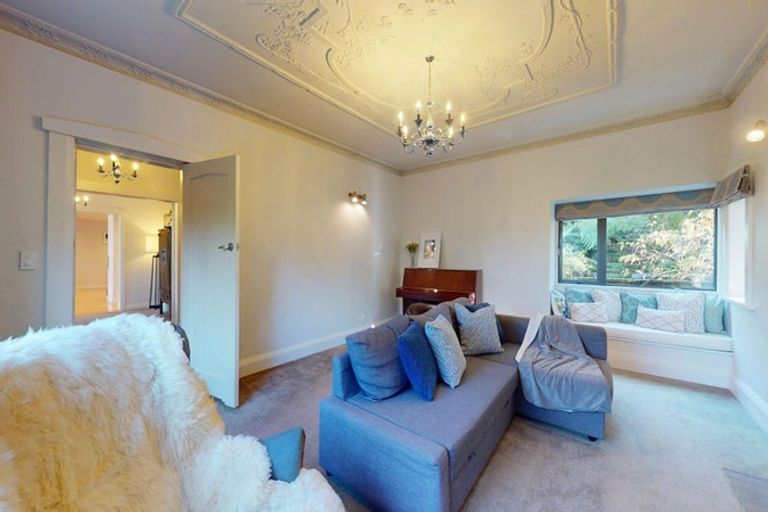 Photo of property in 15 Kim Street, Khandallah, Wellington, 6035