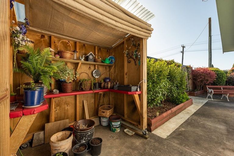 Photo of property in 2 Meadowvale Drive, Levin, 5510