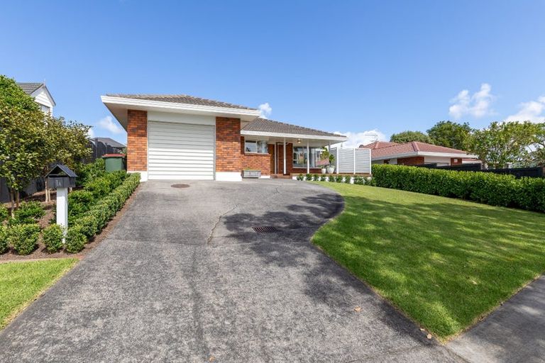 Photo of property in 1a Compass Place, Te Atatu Peninsula, Auckland, 0610